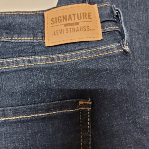 Levi Gold Signature Totally Shaping High Rise Skinny Jeans NWOT - Picture 6 of 8